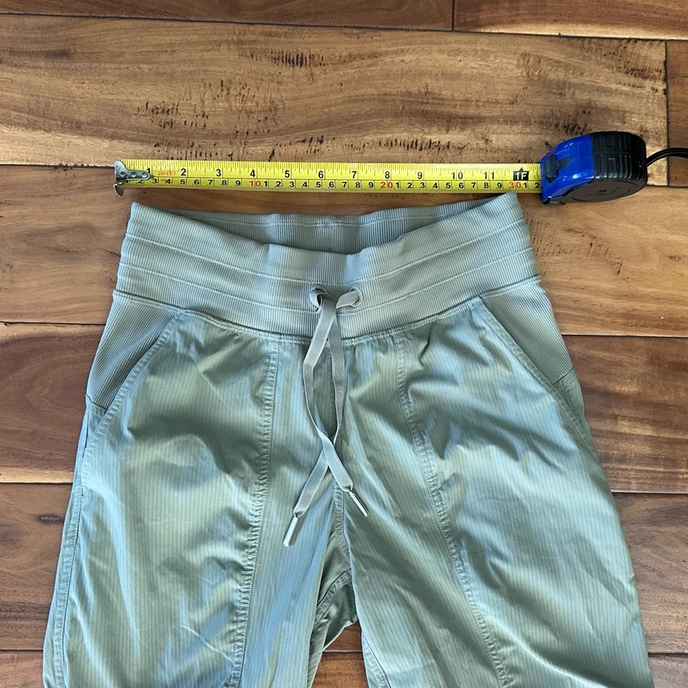 Lululemon On the Fly Jogger Sage Green Size 2 - Picture 4 of 7